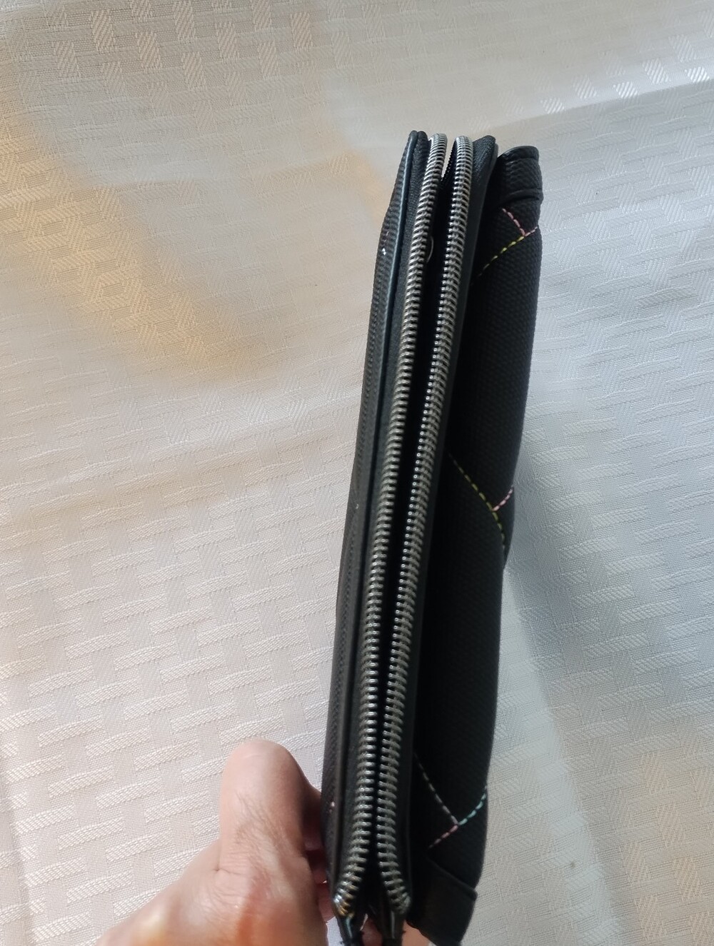 NWOT LUG Surrey Matte Luxe VL RFID Wallet Black Rainbow Stitching Vegan Leather - Picture 7 of 8